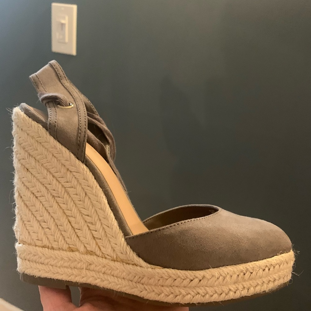 NINE WEST Gray suede espadrilles wedge. 6.5